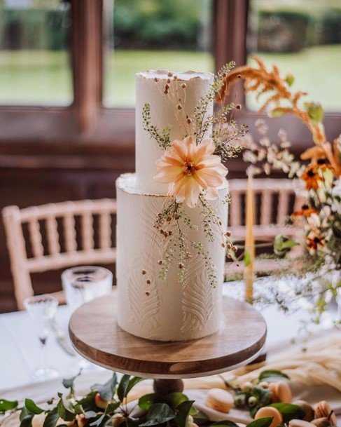 2 Tier Wedding Cake