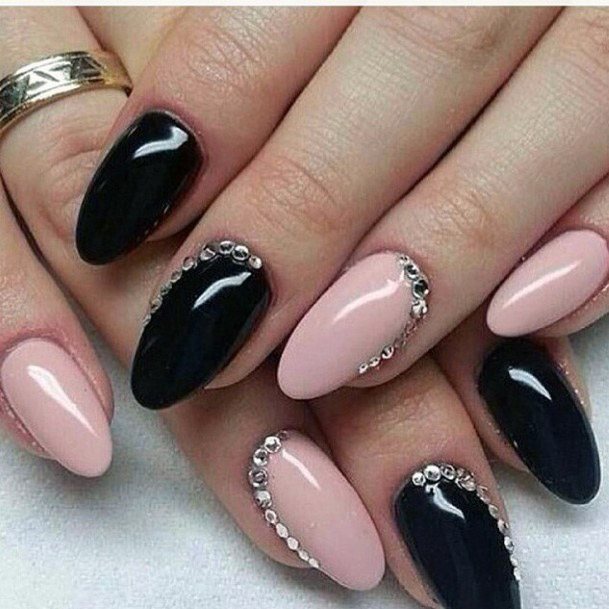 Sexy Black Decorated Nails Design For Important Party Black Decorated Nail Idea