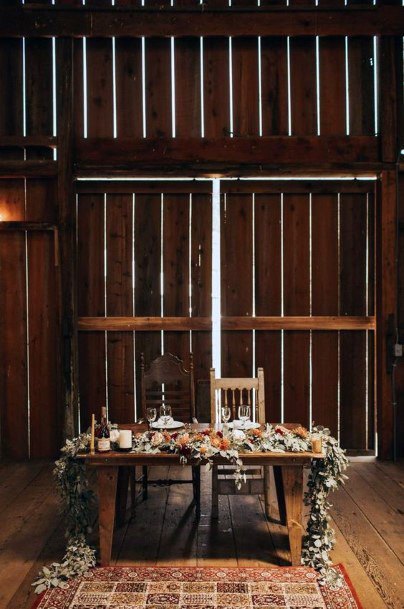 Admirable Barn Door Backdrop Floral Table Wedding Decoration Ideas