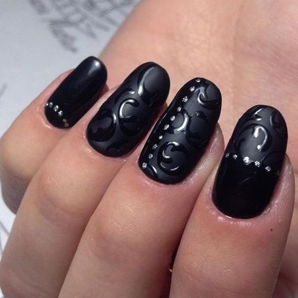 Adorable Black Oval Nail Designs For Women