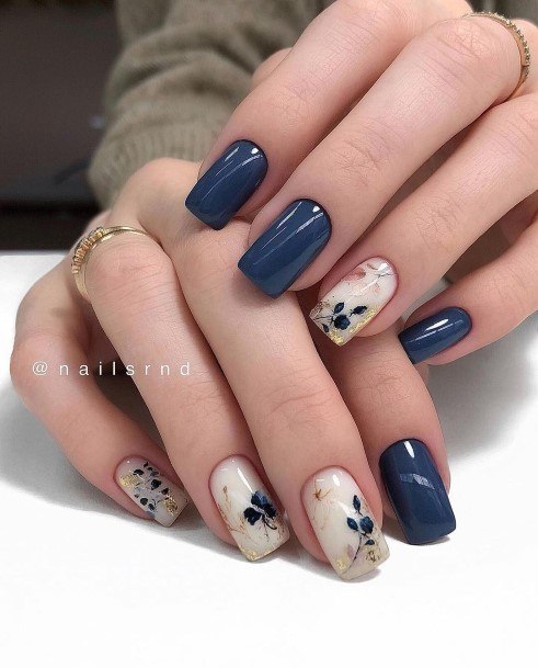 Adorable Blue Summer Nail Designs For Women