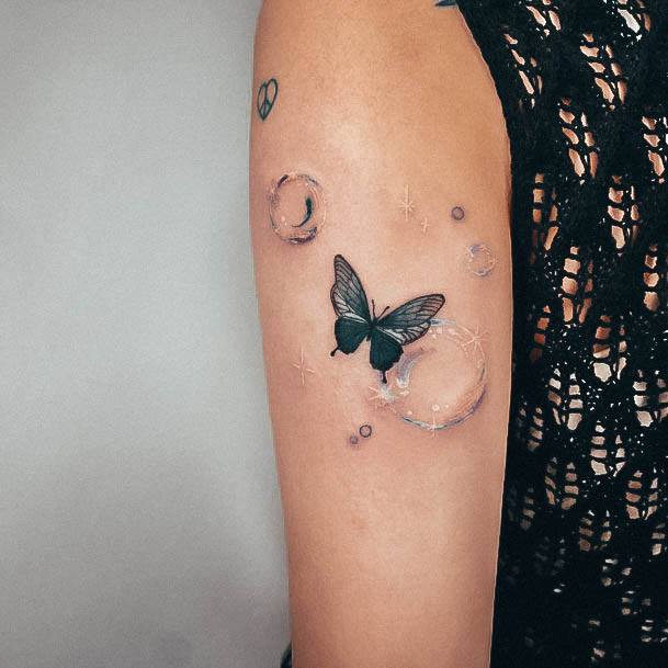 Adorable Bubble Tattoo Designs For Women