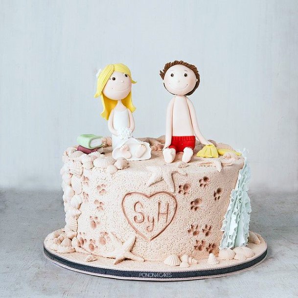 Adorable Couple Figurine Beach Wedding Cake Women