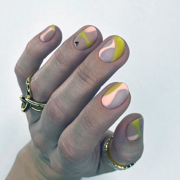 Adorable Light Yellow Nail Designs For Women