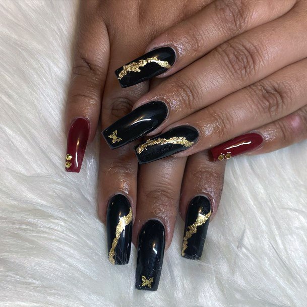 Adorable Maroon And Black Nail Designs For Women