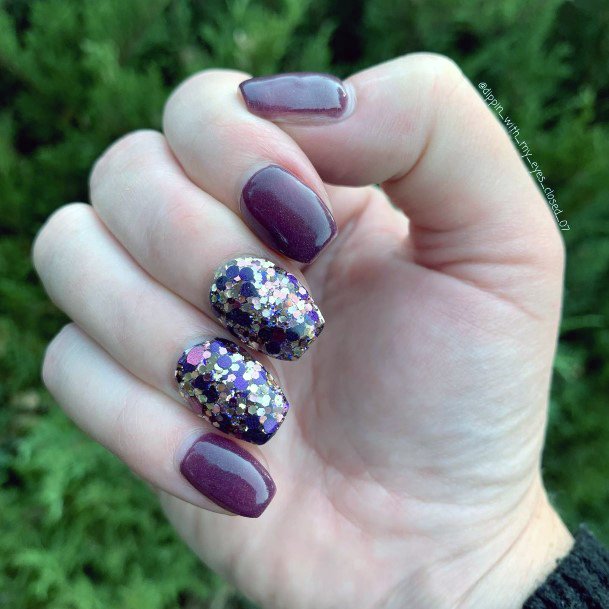 Adorable Maroon Glitter Nail Designs For Women