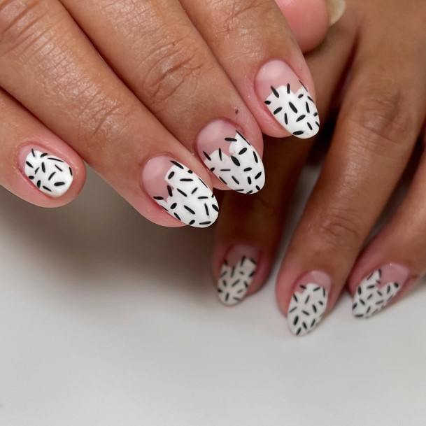 Adorable Monochrome Nail Designs For Women