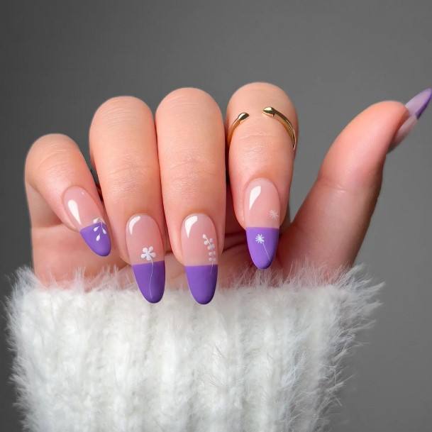 Adorable Nail Inspiration White And Purple For Women