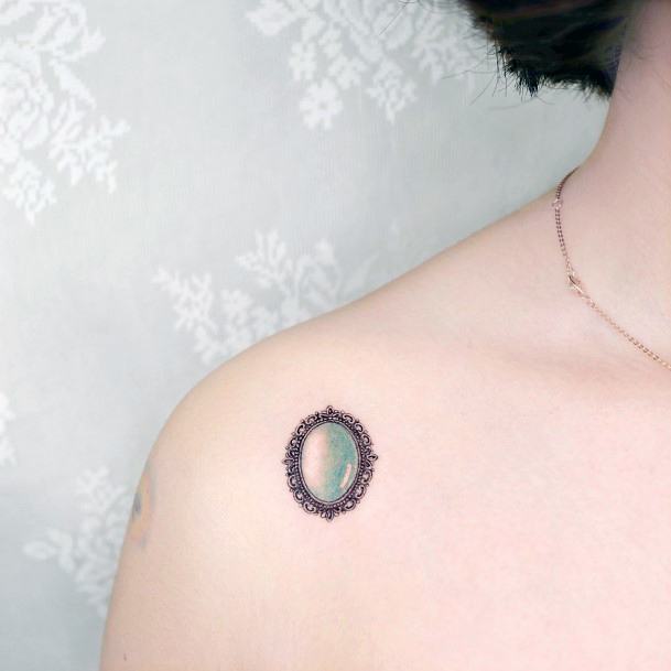 Adorable Pendant Tattoo Designs For Women