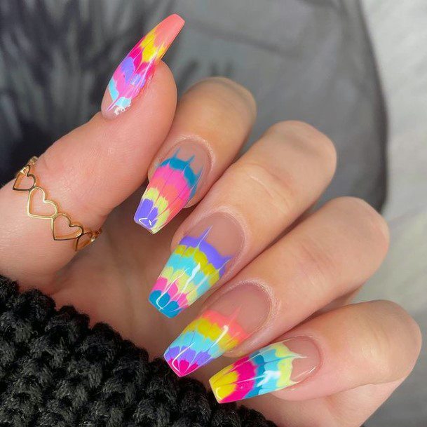 Adorable Pink Summer Nail Designs For Women