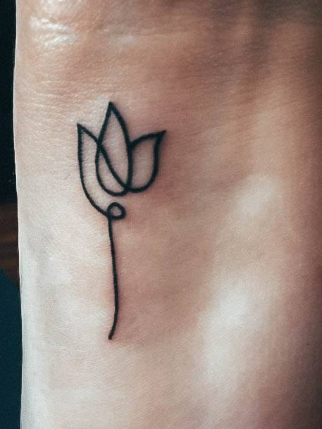 Adorable Tulip Tattoo Designs For Women