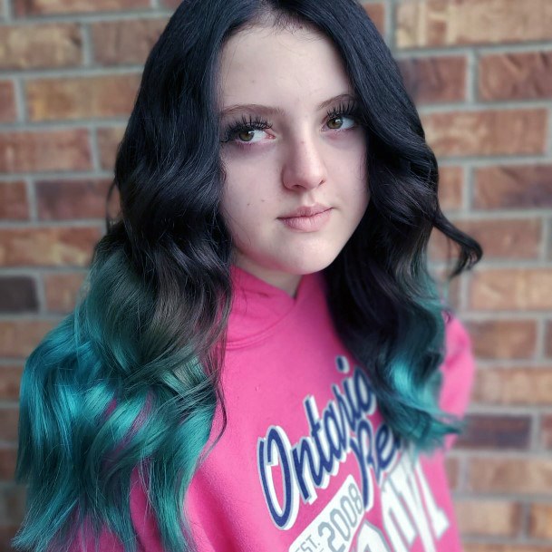 Adorable Turquoise Hairstyles Ideas For Women