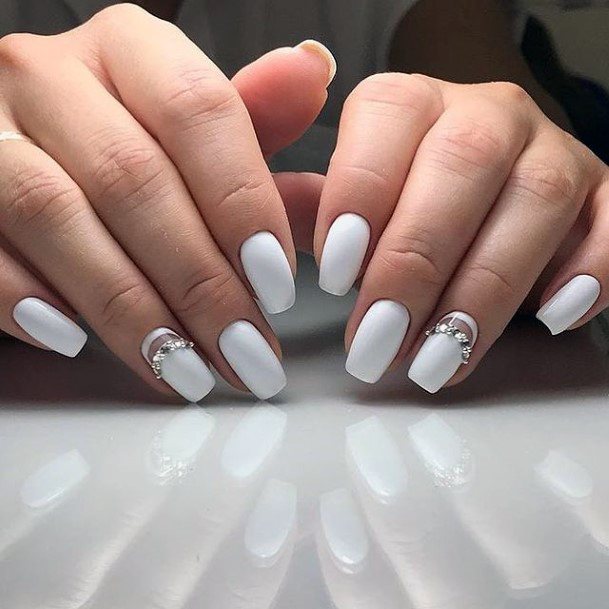 Adorable White Prom Nail Designs For Women