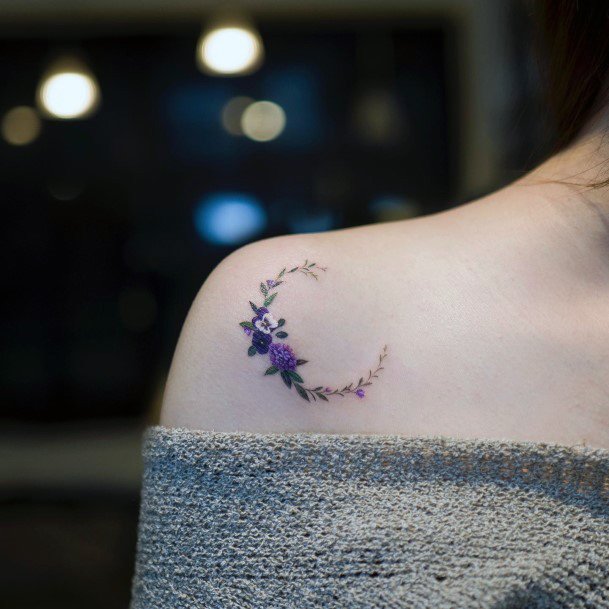 Adorable Wreath Tattoo Designs For Women