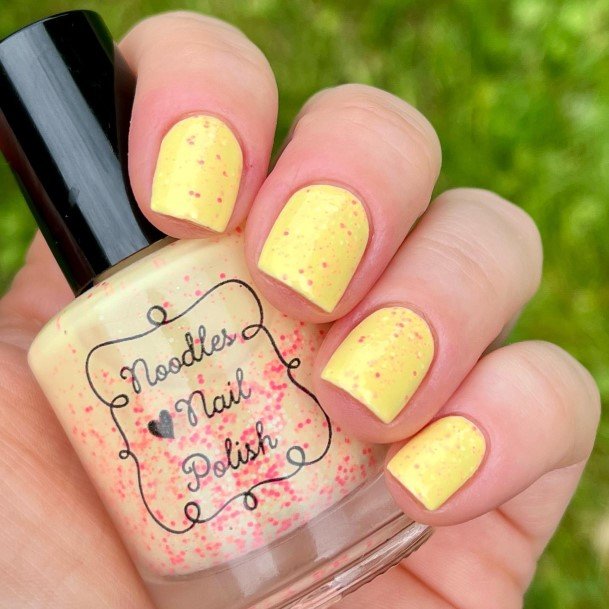 Adorable Yellow Square Nail Designs For Women