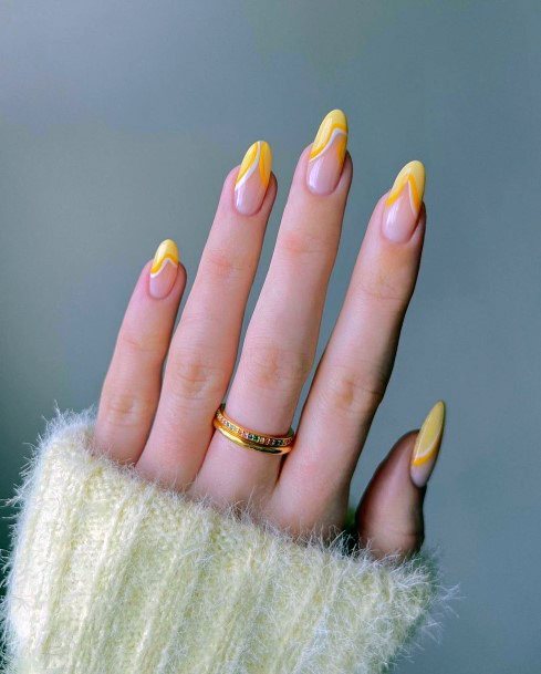 Adorable Yellow Summer Nail Designs For Women