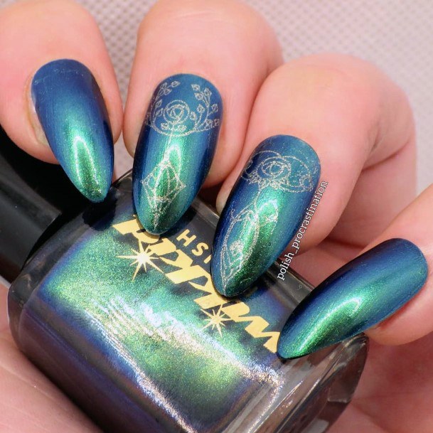 Aesthetic Art Nouveau Nail On Woman