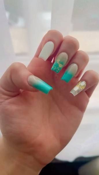 Aesthetic Ombre Nail On Woman