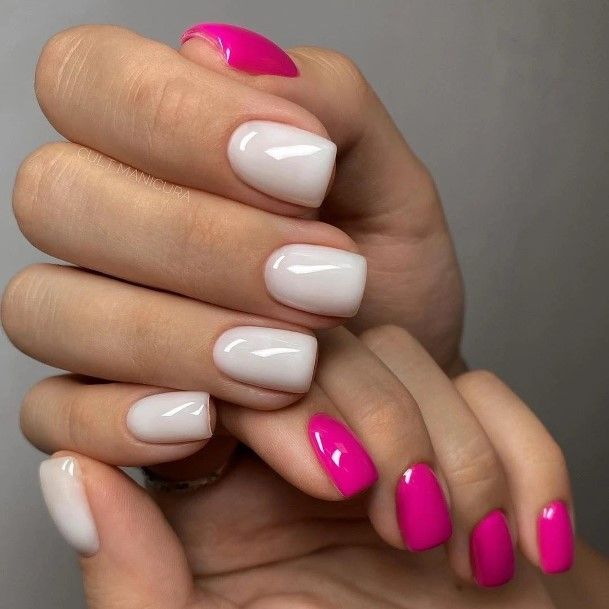 Aesthetic Short Pink And White Nail On Woman