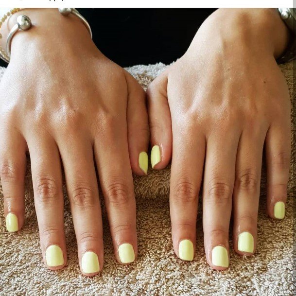 Alluring Ladies Banana Nail Ideas