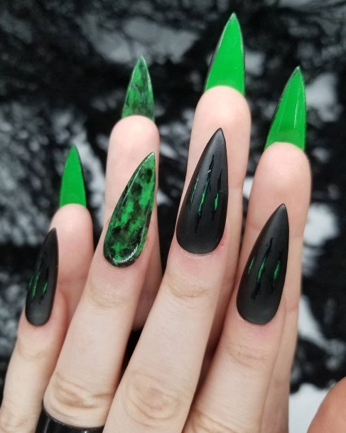 Alluring Ladies Black And Green Nail Ideas