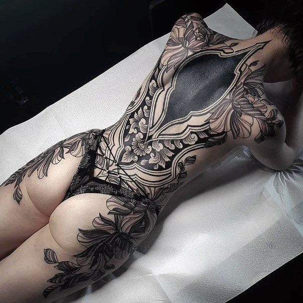 Alluring Ladies Black Ink Tattoo Ideas