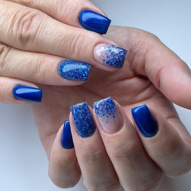 Alluring Ladies Blue Glitter Nail Ideas