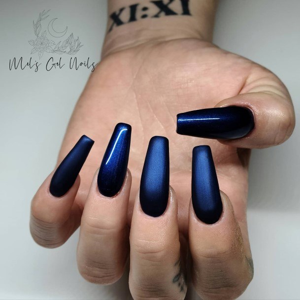 Alluring Ladies Blue Winter Nail Ideas