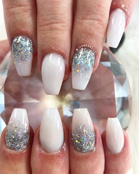 Alluring Ladies Christmas Ombre Nail Ideas