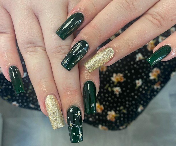 Alluring Ladies Emerald Green Nail Ideas