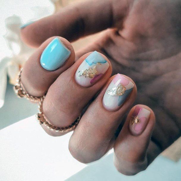 Alluring Ladies Gold Dress Nail Ideas