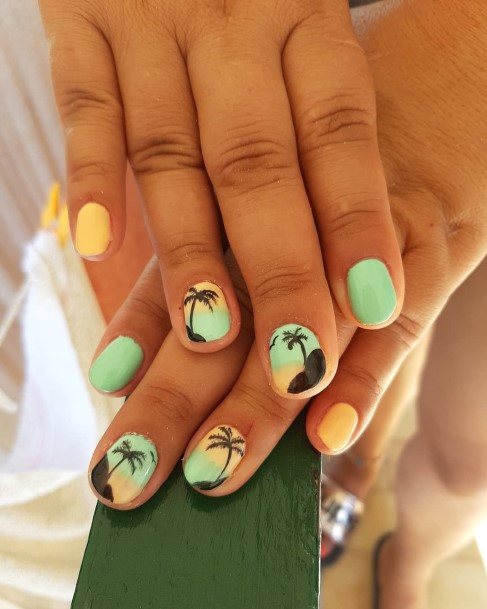 Alluring Ladies Green And Yellow Nail Ideas