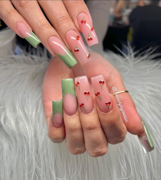 Alluring Ladies Green French Tip Nail Ideas