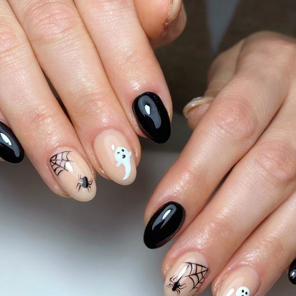 Alluring Ladies Holiday Nail Ideas