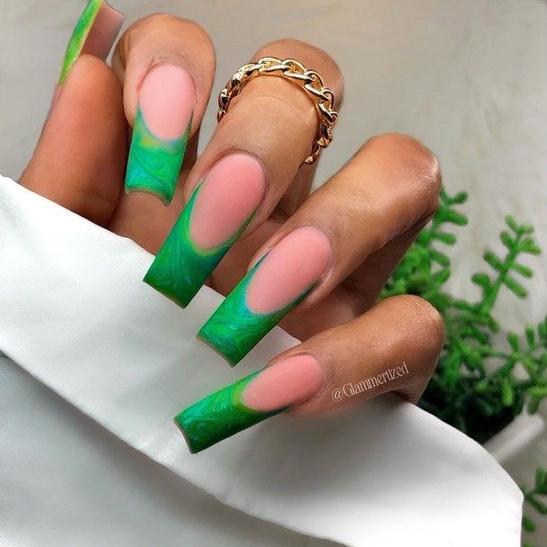 Alluring Ladies Matte Green Nail Ideas