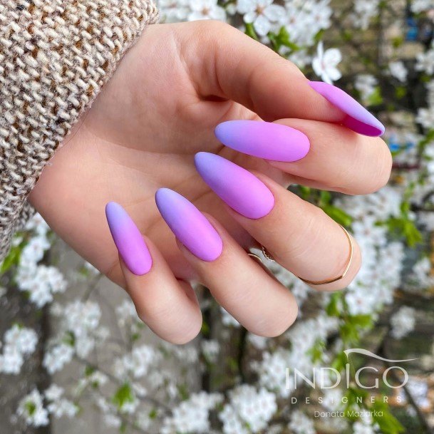 Alluring Ladies Ombre Nail Ideas