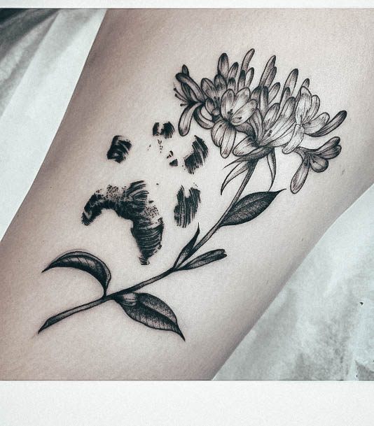 Alluring Ladies Paw Print Tattoo Ideas Flower