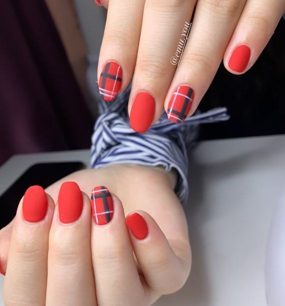 Alluring Ladies Red And Black Matte Nail Ideas