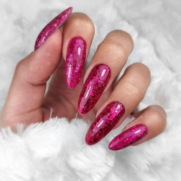 Alluring Ladies Red Glitter Nail Ideas