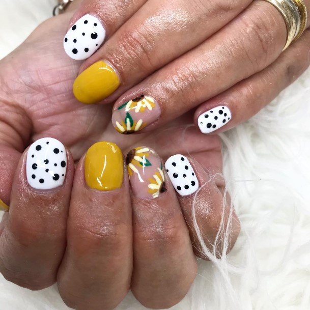 Alluring Ladies Short Yellow Nail Ideas