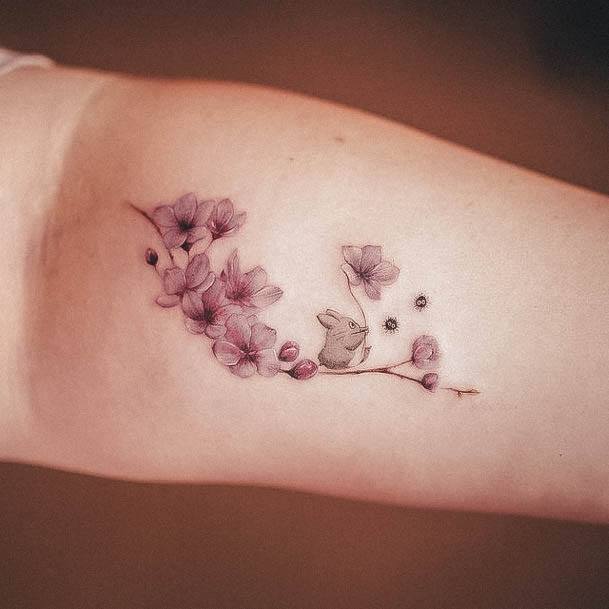 Alluring Ladies Small Flower Tattoo Ideas