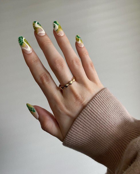 Alluring Ladies Snake Nail Ideas