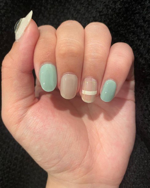 Alluring Ladies Striped Nail Ideas