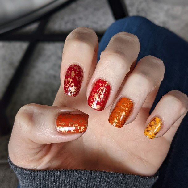 Alluring Ladies Thanksgiving Nail Ideas