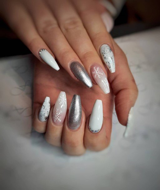 Alluring Ladies White And Silver Nail Ideas