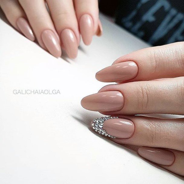 Alluring Ladies White Dress Nail Ideas