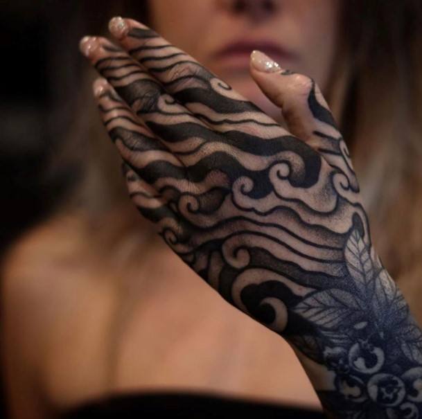 Alternating Dark And Light Curved Tattoo Art Womens Hand
