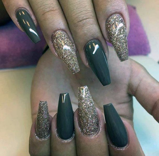 Alternating Nail Shades Ideas For Women