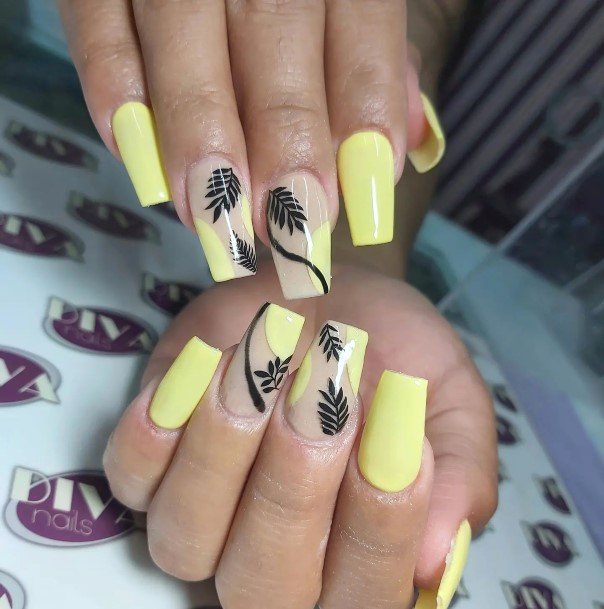 Amazing Beach Nail Ideas For Women