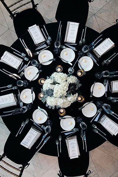 Amazing Black And White Themed Dining Wedding Decor